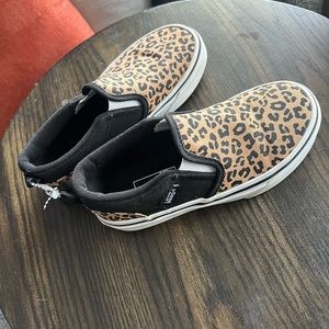 EUC Vans leopard print slip on shoe, sneaker size 12